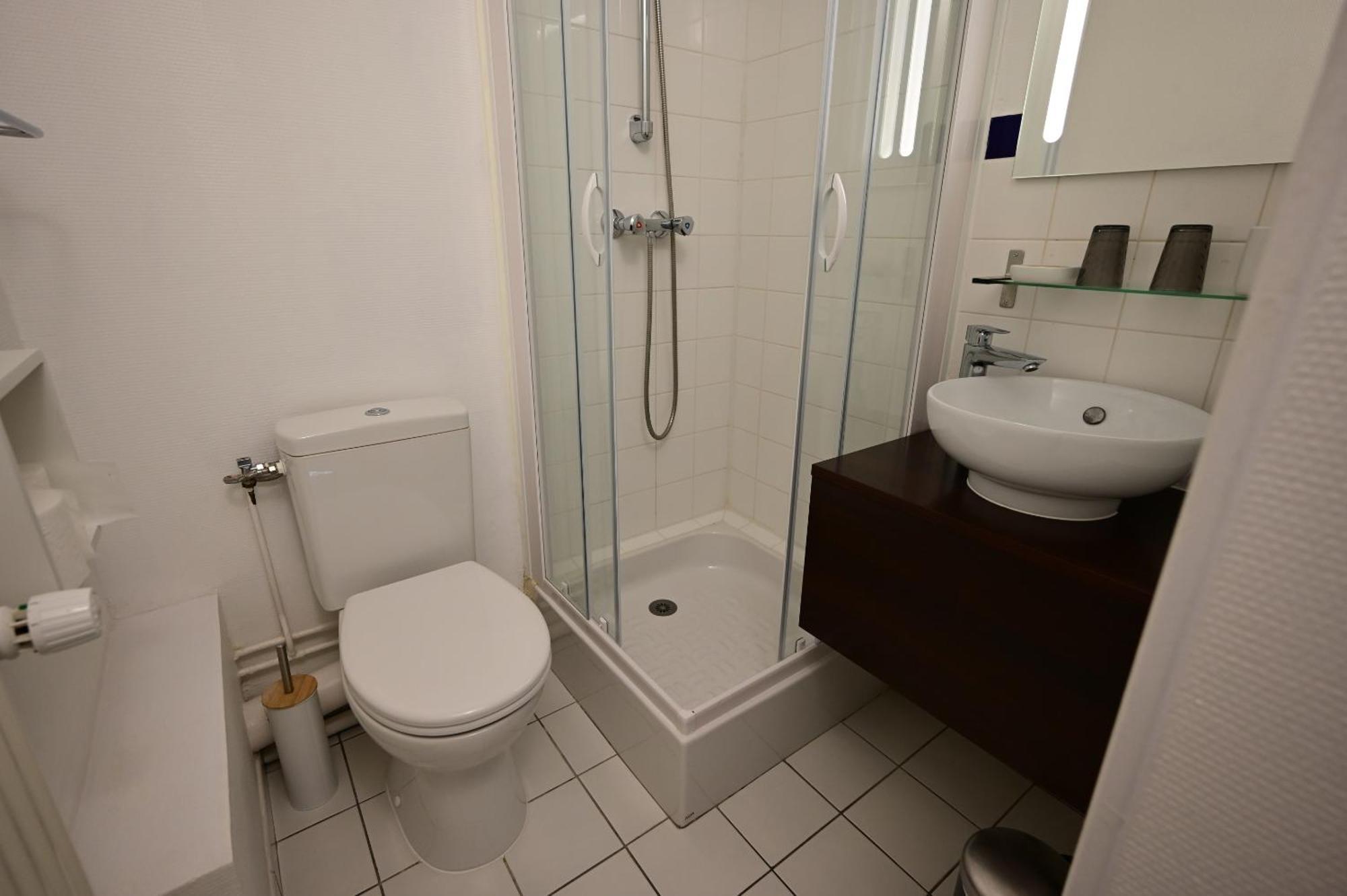 Hotel La Cuisine Des Lulus Montainville  Room photo