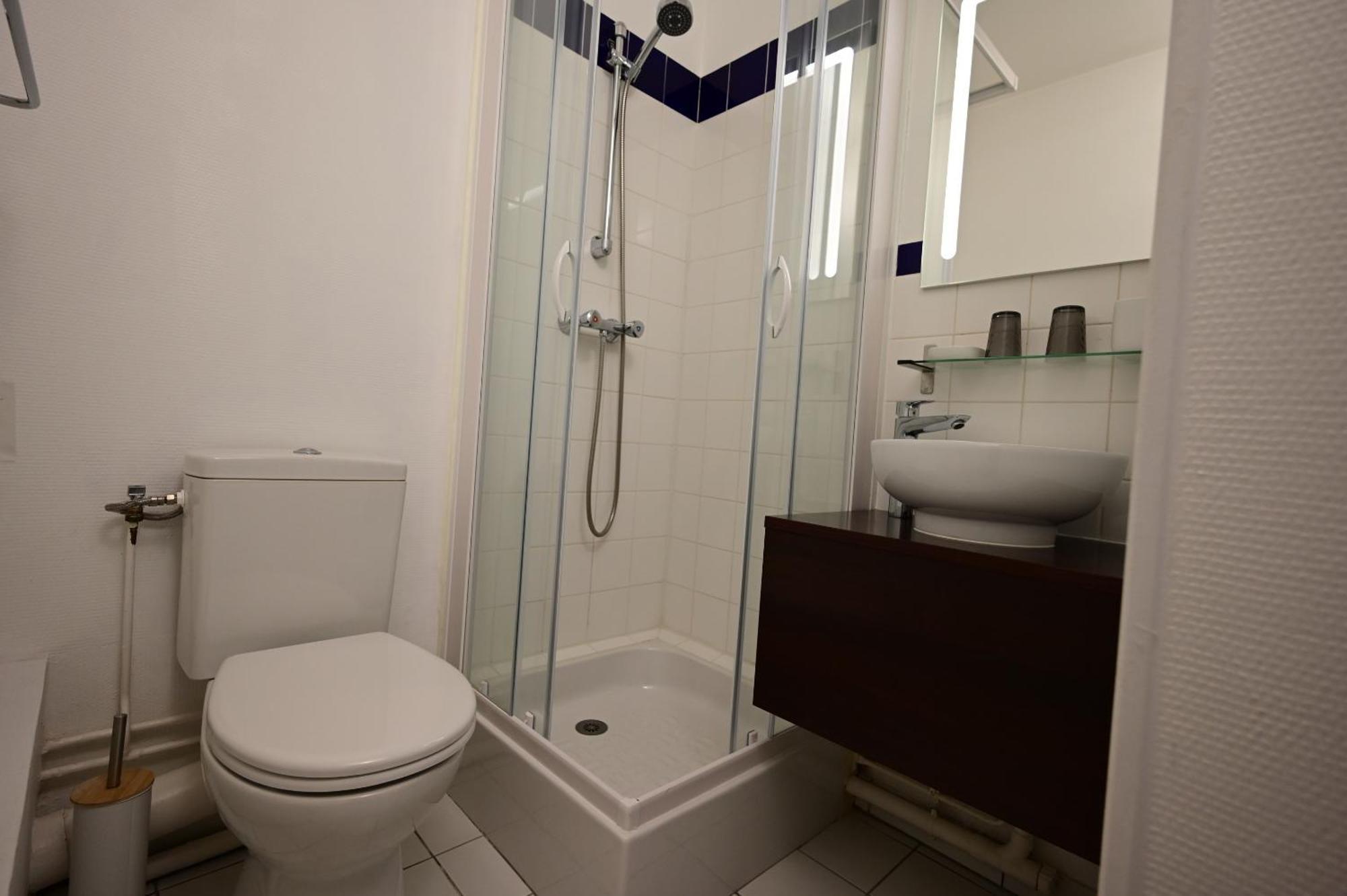 Hotel La Cuisine Des Lulus Montainville  Room photo